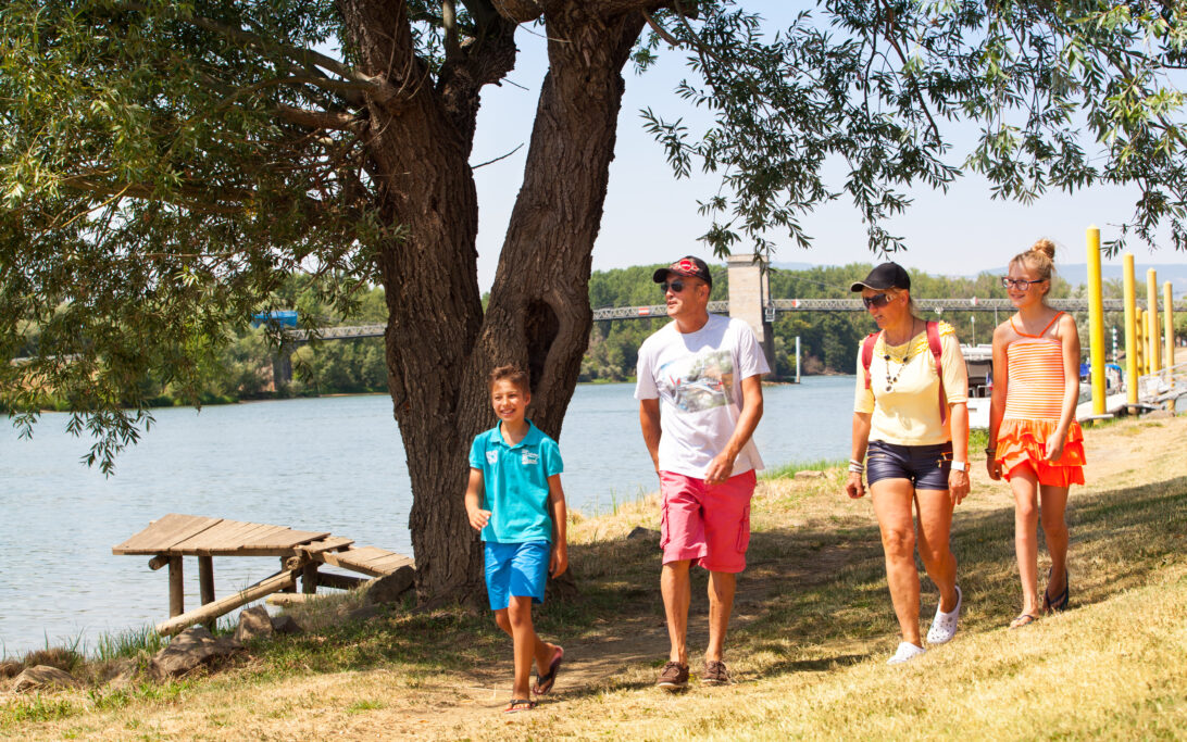 Balade en famille - Montmerle-sur-Saône - Ain