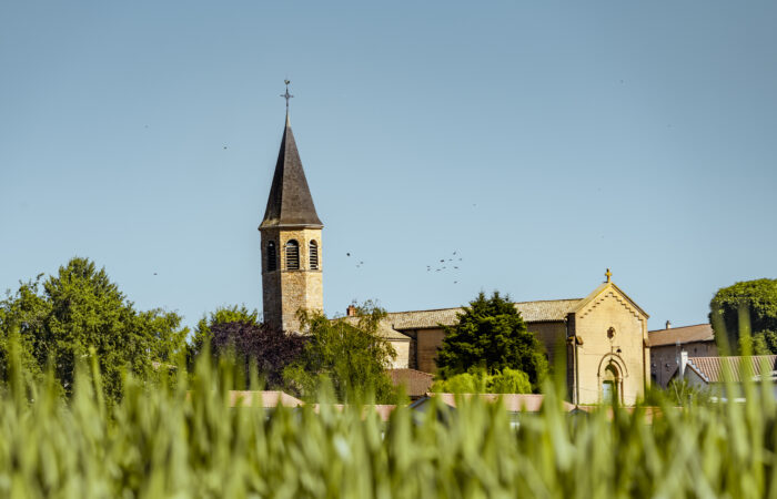 Vue de l'église - Montceaux - Ain
